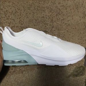 Nike Air Max Motion 2 running shoes